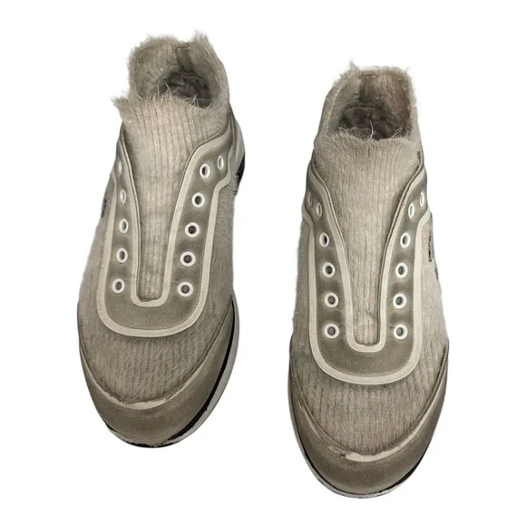 Chanel Two Tone Suede Knit CC Logo Low Top Sneakers Women’s Size‎ 39 EU / 9 US